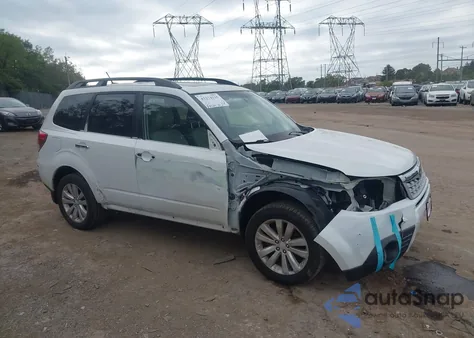 2013 Subaru Forester 2.5X Premium из США, поврежденный, VIN JF2SHADC7DH442178